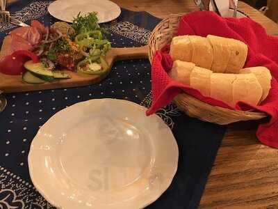 Lóca Vendéglő - Famous Hungarian Food & Wine