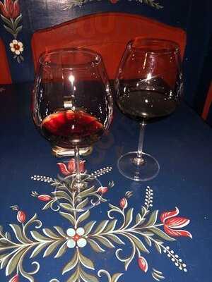 Lóca Vendéglő - Famous Hungarian Food & Wine