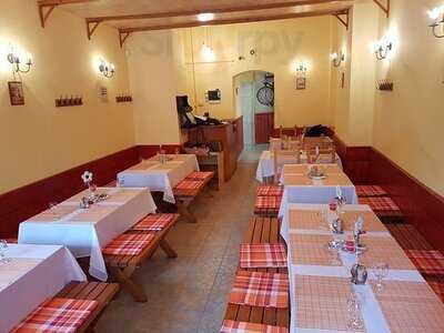 Hunyadi Kisvendéglő