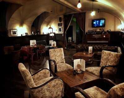 Budapest Speakeasy Bar & Cafe