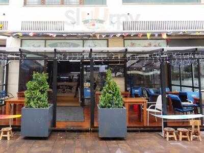 Bubba's Water Grill - Bubba's Captains Pub