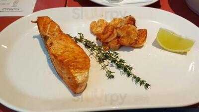 Bubba's Water Grill - Bubba's Captains Pub