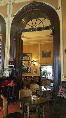 Muvesz Etterem Es Kavehaz