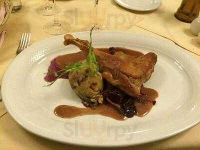 Muvesz Etterem Es Kavehaz