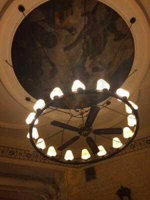 Muvesz Etterem Es Kavehaz