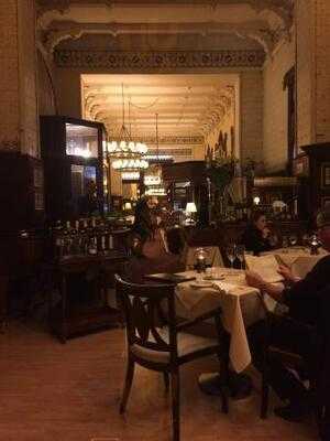 Muvesz Etterem Es Kavehaz