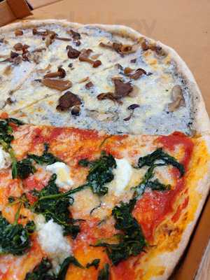 Pizza Me #3 Fashion Street