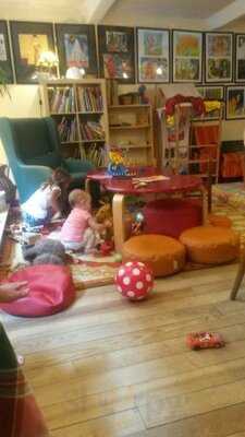 Hellóanyu Családbarát Közösségi Tér és Kávézó