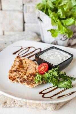 Cayman Etterem Es Pizzeria