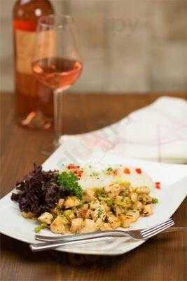 Cayman Etterem Es Pizzeria