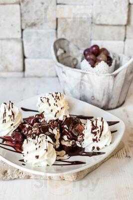 Cayman Etterem Es Pizzeria