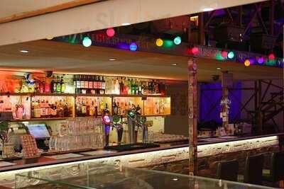 Illegál, A Házibuli