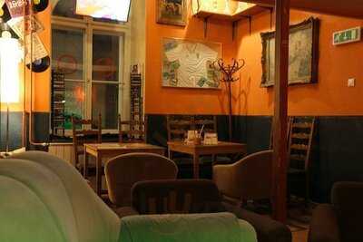 Illegál, A Házibuli