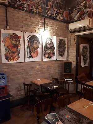 Roots Budapest Bar And Tattoo