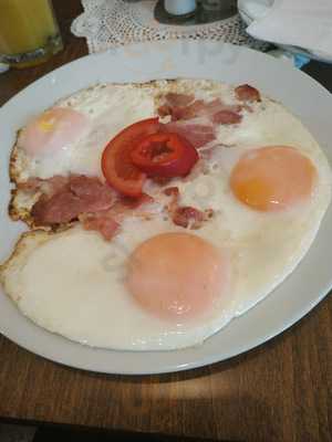 Teahaz A Voros Oroszlanhoz