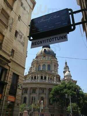 Basil Ica Salad And Pancake Bar