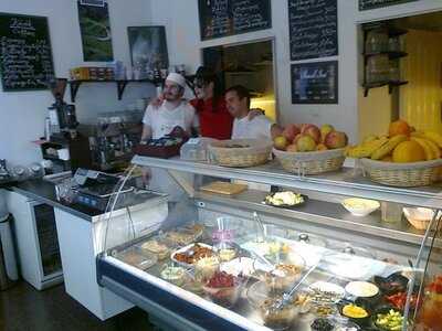 Basil Ica Salad And Pancake Bar