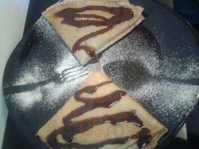 Basil Ica Salad And Pancake Bar