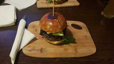 Lülü’z Gastro Pub