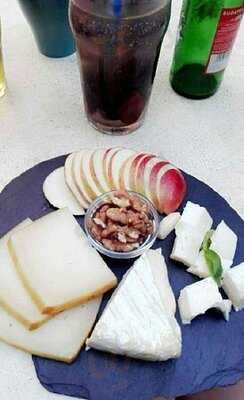 Bereg Embassy Bar & Cafe