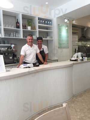 Kences, A Szendvicskrembar