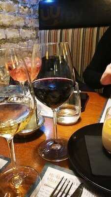 5villa Restaurant & Bar