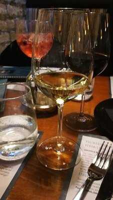 5villa Restaurant & Bar