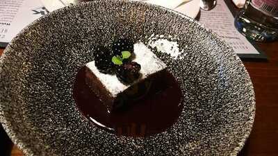 5villa Restaurant & Bar