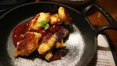 5villa Restaurant & Bar