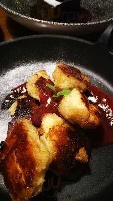 5villa Restaurant & Bar