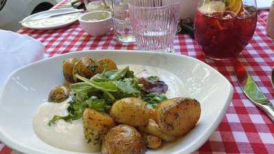 Voros Homar Belvarosi Halpiac Es Gasztrobar