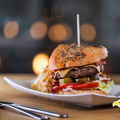 Falk 5 Bistro - Jewish-american Grill & Café