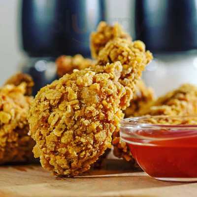 Falk 5 Bistro - Jewish-american Grill & Café