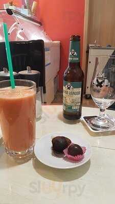 Málna Csoki- Tea- Kávéház