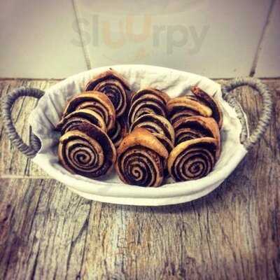 Málna Csoki- Tea- Kávéház