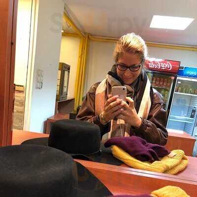 Roadside Burger & Pizza