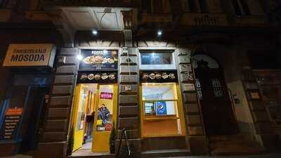 Roadside Burger & Pizza