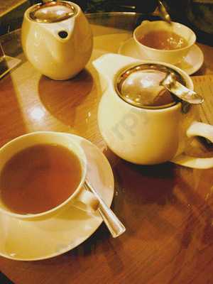 Prága Kávéház és Teázó