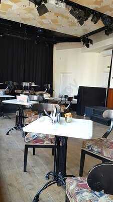 Rózsavölgyi Szalon & Café