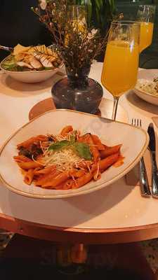 Marty's Kitchen & Bar