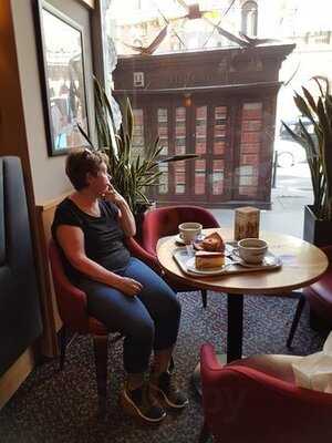 Costa Coffee Eiffel Ter Irodahaz