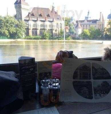 Mirage Café And Bar