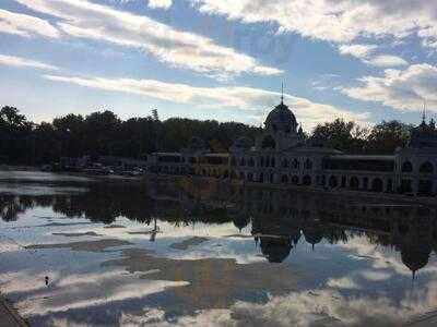 Mirage Café And Bar