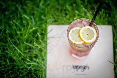 Ropogós Bistro & Garden