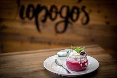 Ropogós Bistro & Garden
