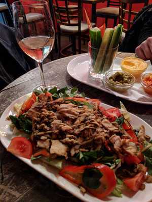 Szalonspicc Kave Es Borbar