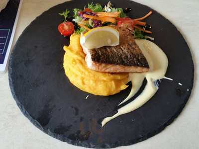 Grill Plage Restaurant & Cafe