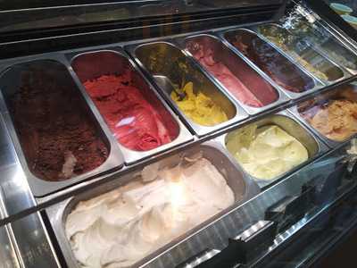 Szirom Ice Cream & Specialty Coffee
