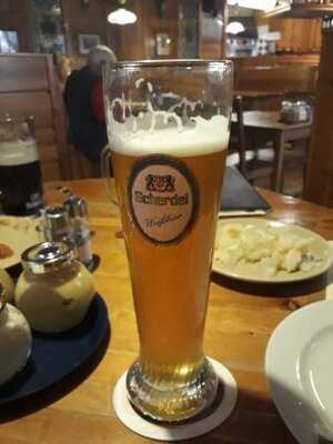 Bratwursthausle Kolbászda