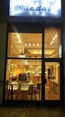 Madal Cafe - Espresso & Brew Bar